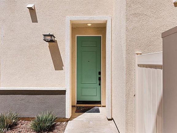 5th image of 938 W Jasmine Way