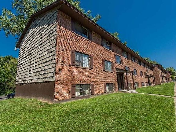 2nd image of 850 Vine St APT 1F