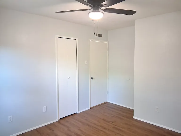 563 Cumberland Dr — Photo 12