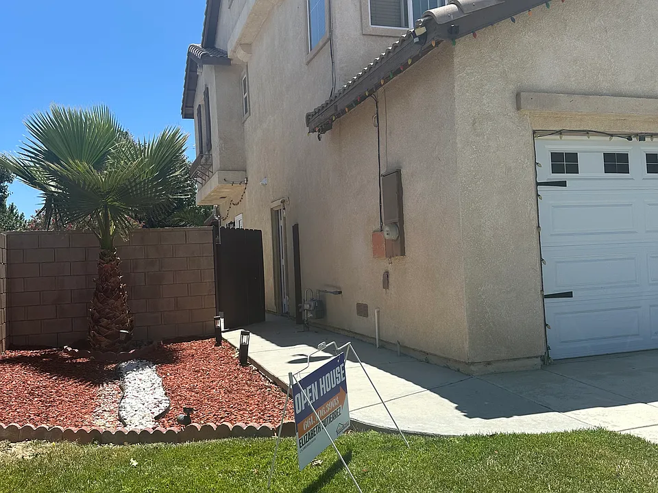 3700 Saddleback Dr