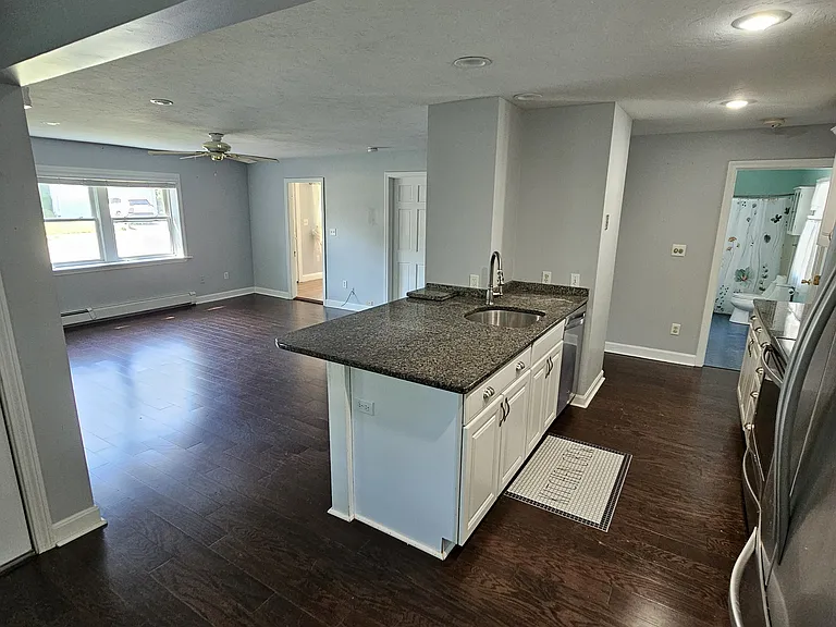 13 Otis St — Photo 11