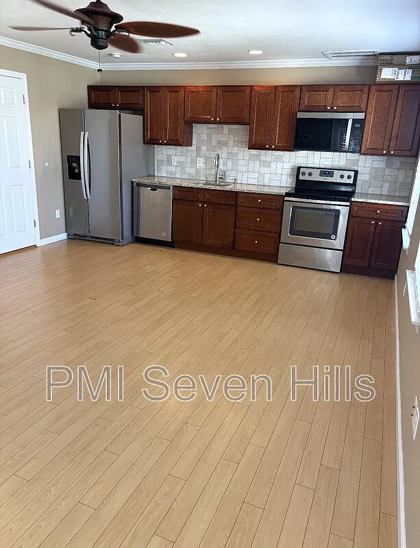 Studio, 1.0 bath, 500 sqft, $1,150 — Photo 3