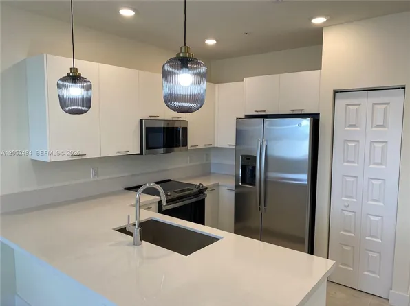6455 NW 103rd Pl, Doral, FL
