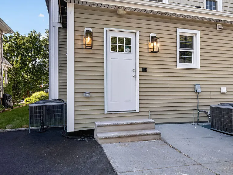 18 Walnut St #A — Photo 20