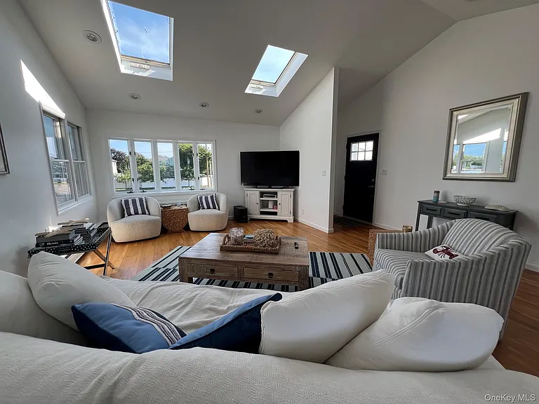 381 Lido Blvd — Photo 4