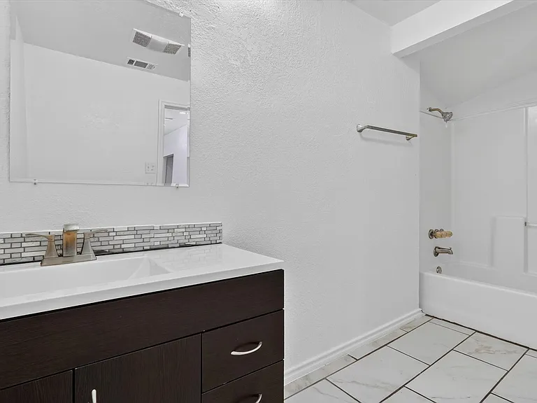 5301 Scoggins St — Photo 23