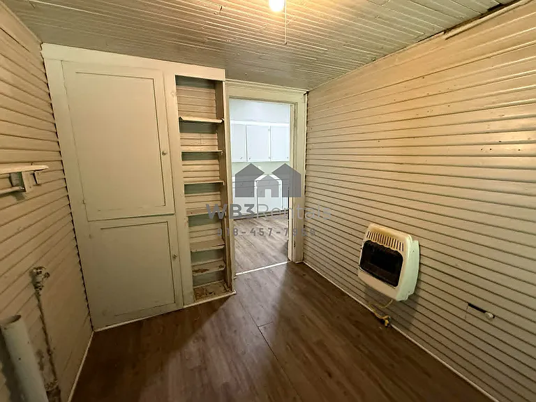 715 Fredonia St — Photo 13