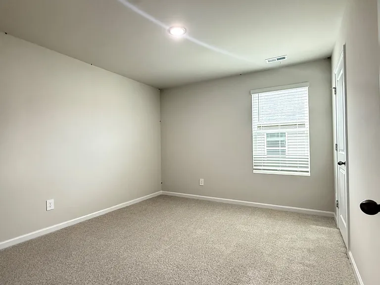 1008 Saint Lawrence Dr — Photo 8