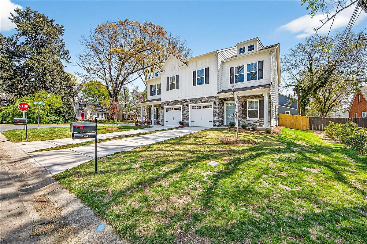 3 bed, 2.5 bath, 1634 sqft, $2,550 — Photo 2