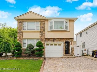 434 Pompey Ave, Staten Island, NY 10312