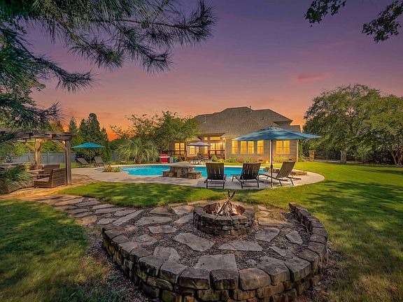 3rd image of 2 Stonebrook Farm Way
