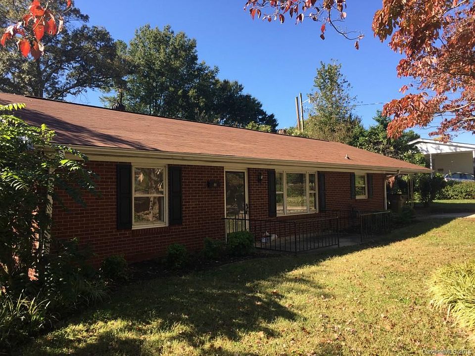1st image of 1833 NE Burt Ave