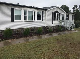 1151 Peppertree Dr, Mount Holly, NC 28120
