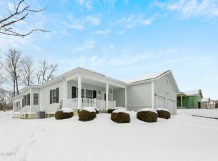13 Cherry Hill Dr, Pittsfield, MA 01201