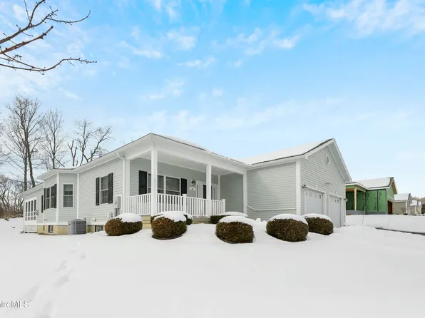 13 Cherry Hill Dr, Pittsfield, MA 01201