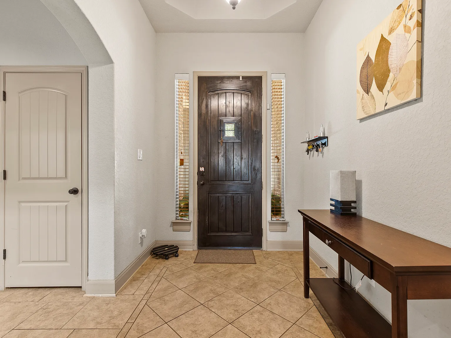 5 bed, 3.5 bath, 3166 sqft, $3,650 — Photo 3