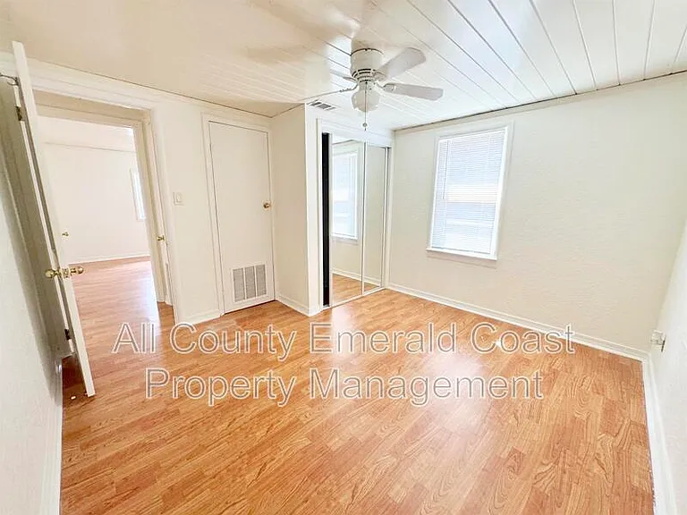 733 Beach Dr — Photo 28