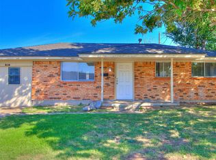 939 W Main St, Moore, OK 73160