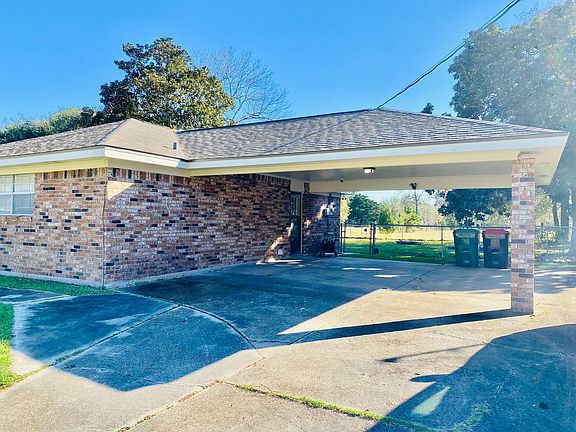 3rd image of 208 Crestline Dr