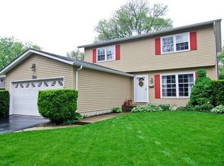 158 N Lambert Rd, Glen Ellyn, IL 60137