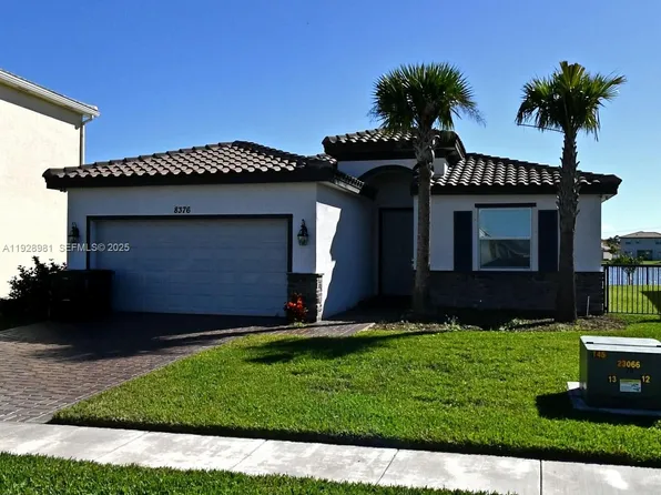 8376 NW Greenbank Cir, Port Saint Lucie, FL 34987