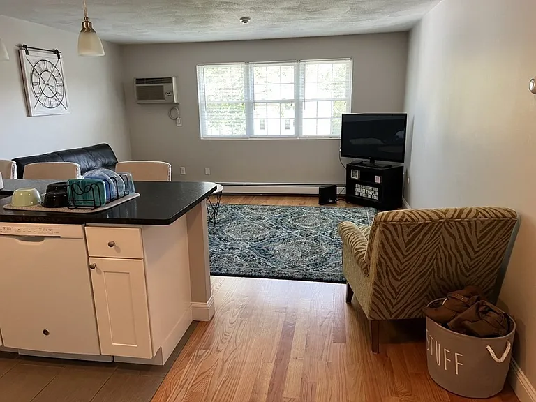 559 Willard St #6 — Photo 3