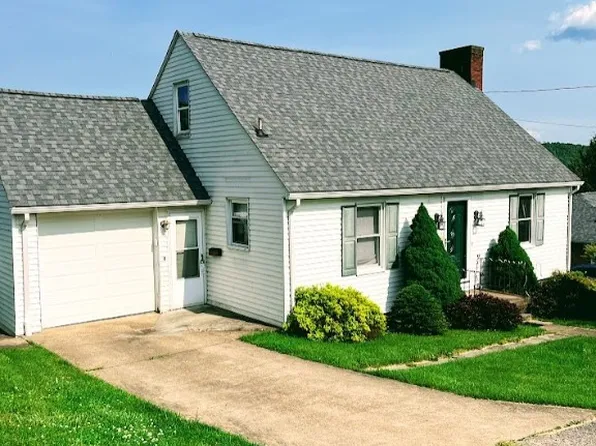 666 Ross St, Waynesburg, PA 15370