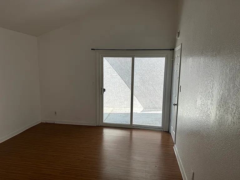 808 Magnolia Ave #5 — Photo 8