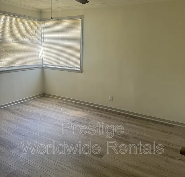 2726 Lumpkin Ct — Photo 6