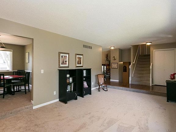 3rd image of 2015 Vista Cir NW