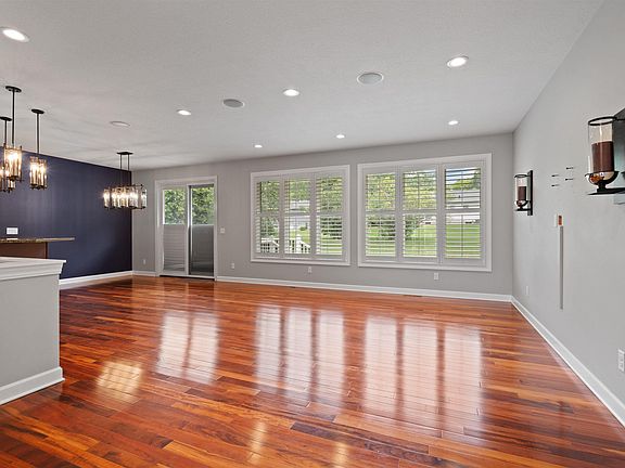4th image of 4225 Wedgewood Dr