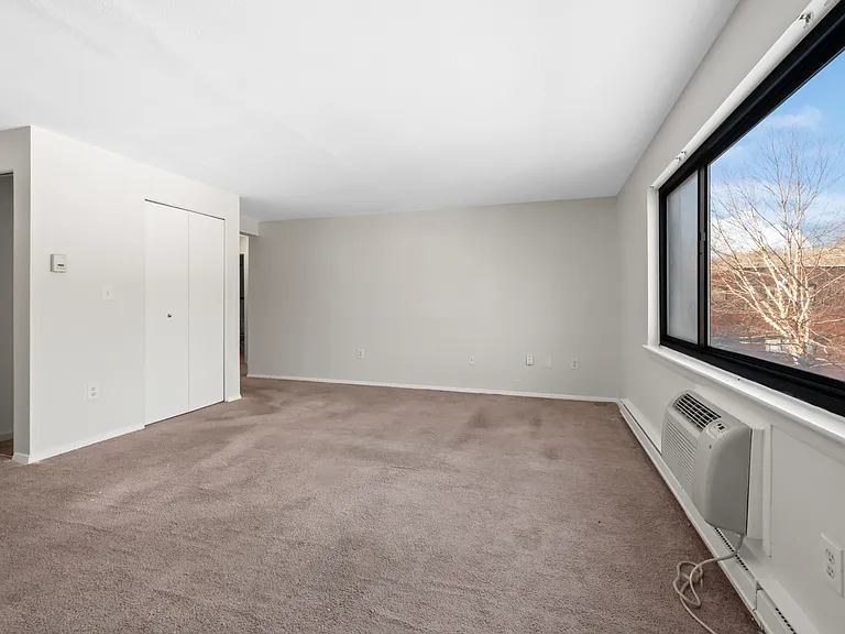 40 Olcott St — Photo 15