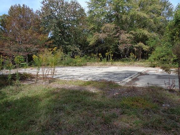 2nd image of 29 Lake Forest Hls