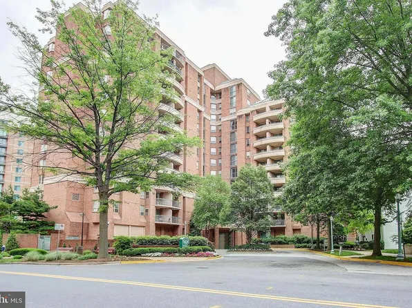 4808 Moorland Ln APT 702, Bethesda, MD 20814