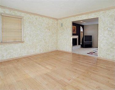 1st image of 399 Glenwood Dr