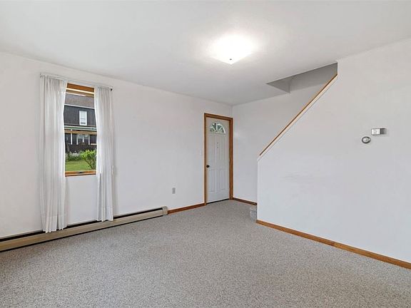 4th image of 1560 Sheep Ridge Rd