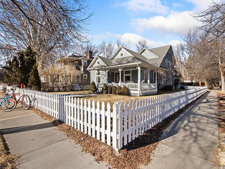 1500 W Oak St — Photo 31