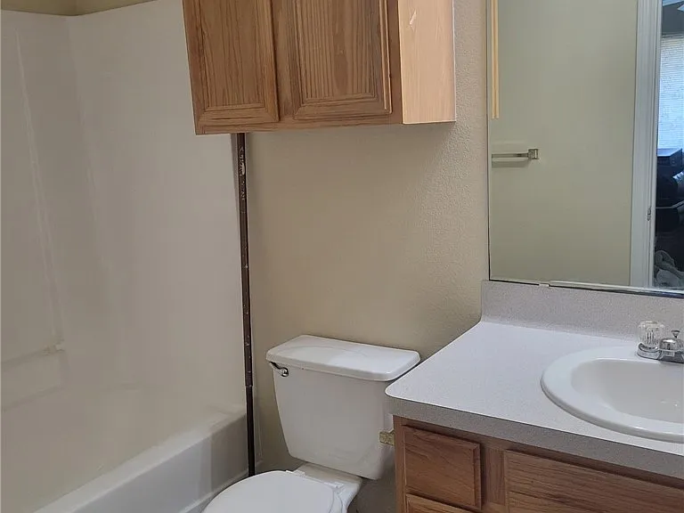 937 Crepe Myrtle St — Photo 5