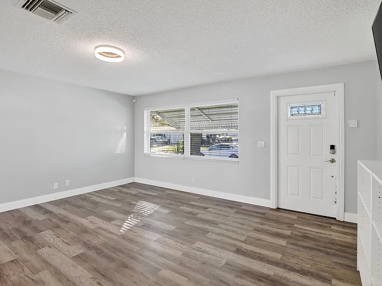 8845 NW 14th St — Photo 8