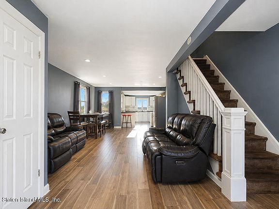 3rd image of 28 Lockman Ave