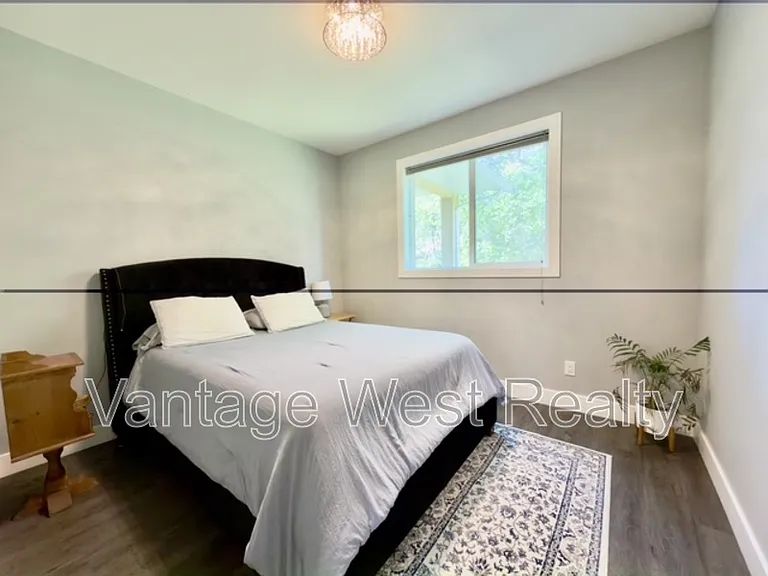 158 Cariboo Rd — Photo 11