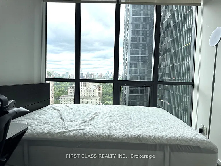101 Charles St E #2010 — Photo 23