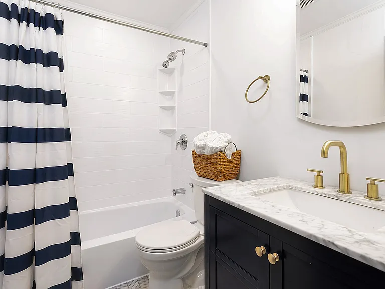 380 Knapps Hwy #380 — Photo 9
