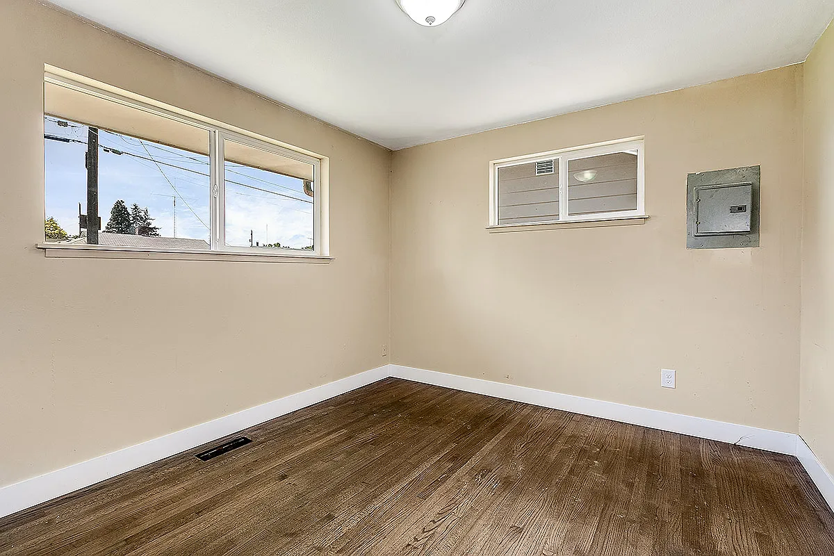 6204 S 118th Pl — Photo 3