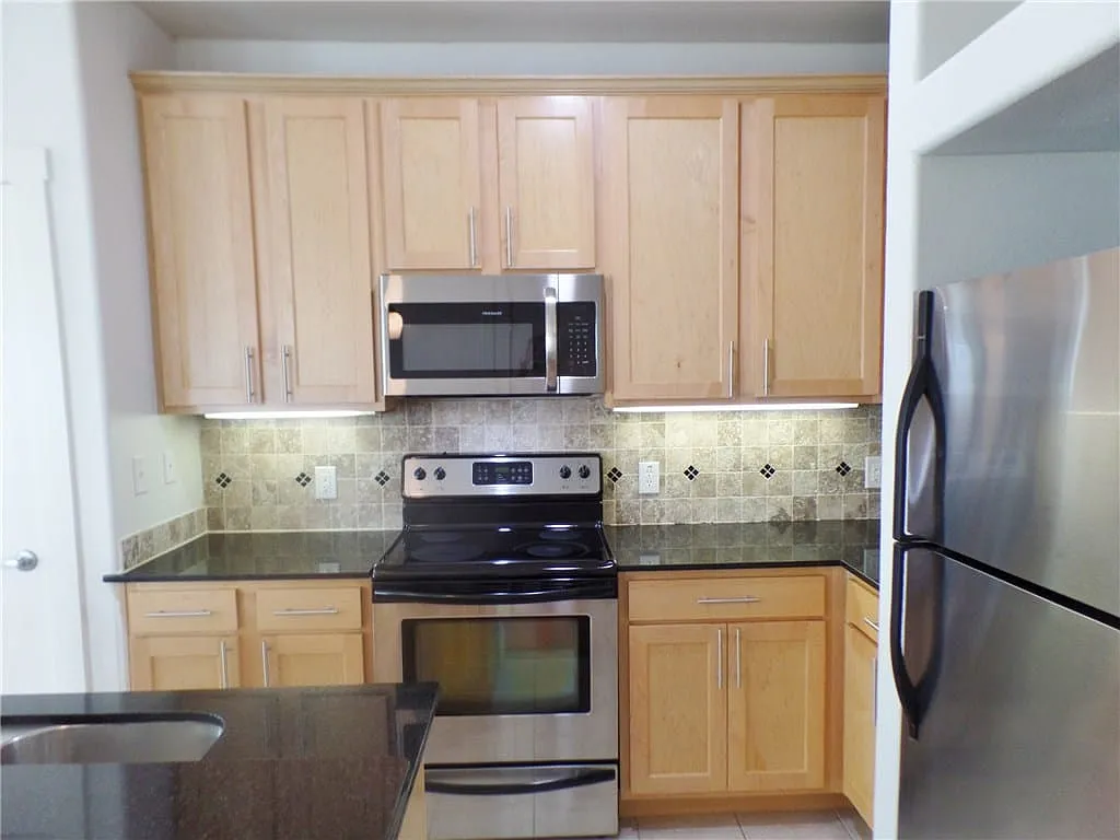 2 bed, 2.0 bath, 1147 sqft, $2,225 — Photo 4