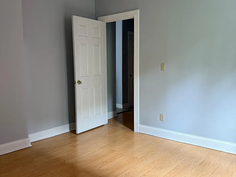 2114 Fulton Ave — Photo 8