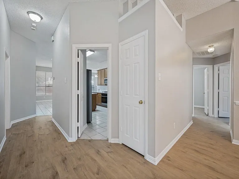 1645 Angel Falls Dr — Photo 2