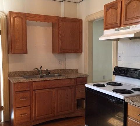 4th image of 935 Mathews Ave #1F
