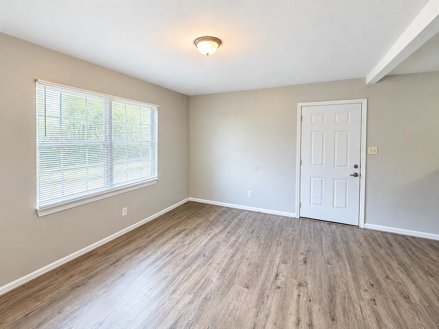 2 bed, 900 sqft, $725 — Photo 4
