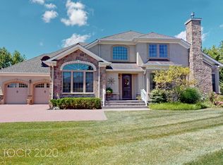 64 Windsor Ln, Ramsey, NJ 07446